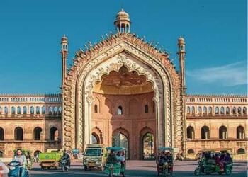 Rumi Gate Lucknow City Tour
