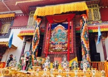pemayangtse monastery inside