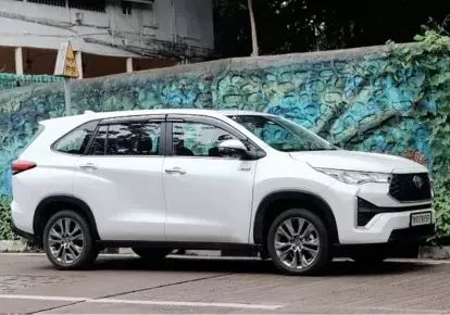 Toyota Innova Hycross Outside View